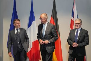 آلية العودة التلقائية وآثارها المتبادلة على إيران وأوروبا